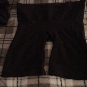 Women’s High-Waist Black Butt lifting short seamlessShorts